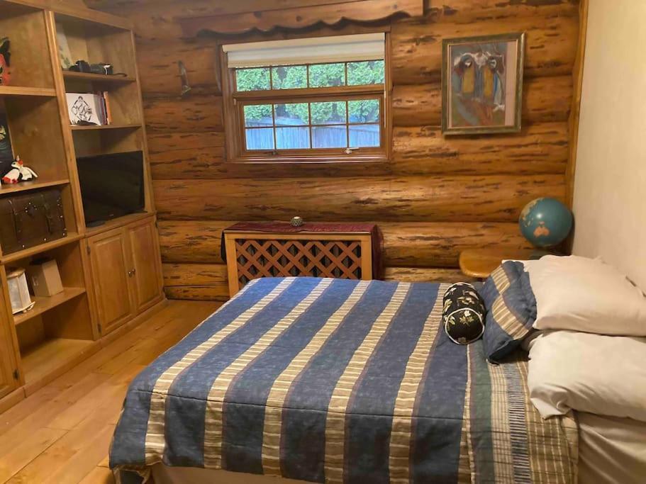 Union Bay Log Home 외부 사진