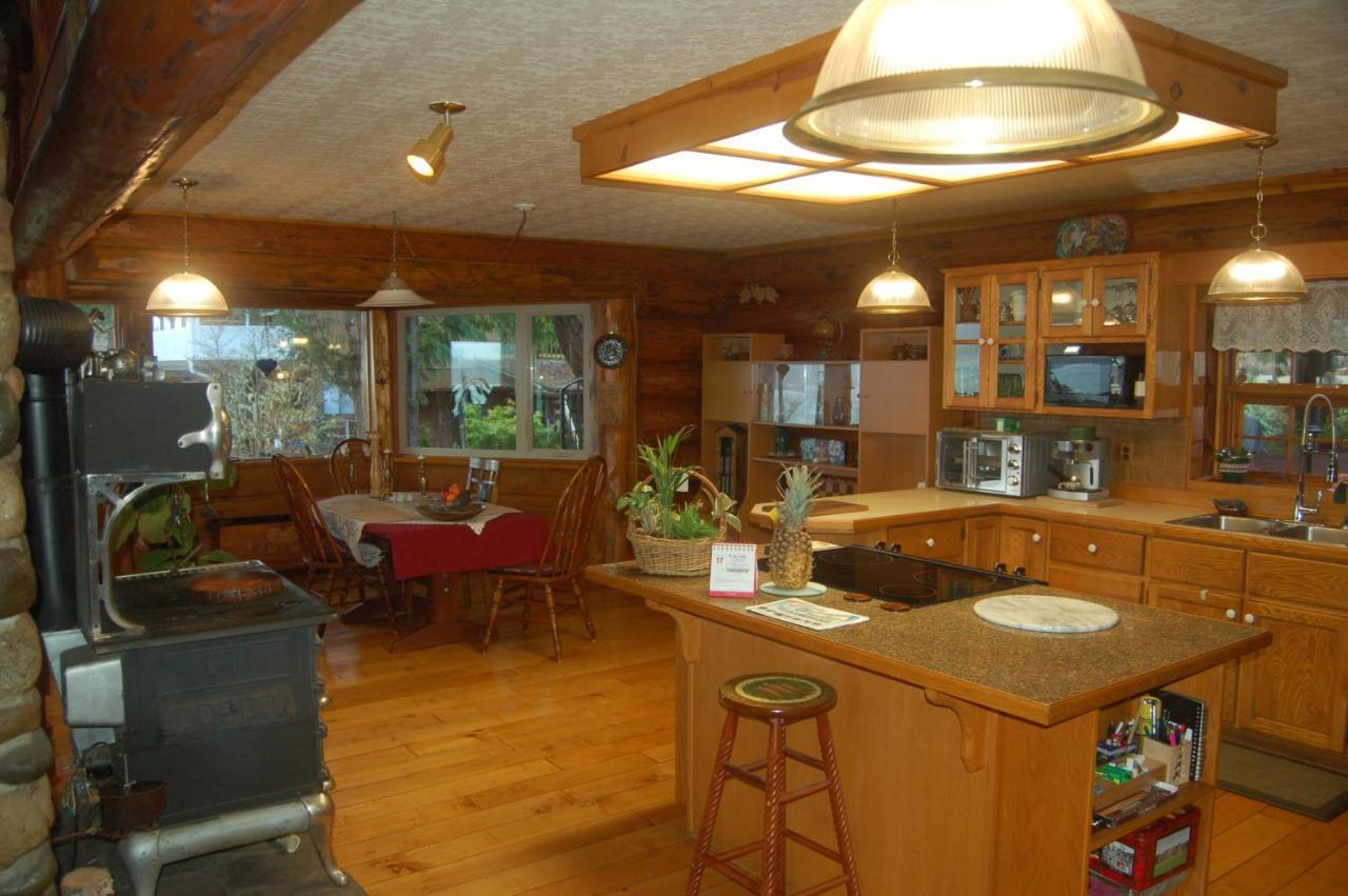 Union Bay Log Home 외부 사진